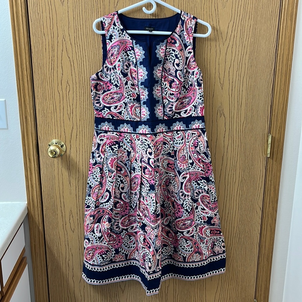 Talbots Paisley Fit & Flare Dress Pink Blue White Sleeveless Pockets Size 10